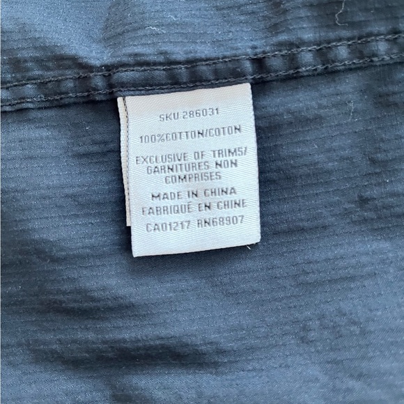 Le Château Black Men’s Shirt - Picture 10 of 14